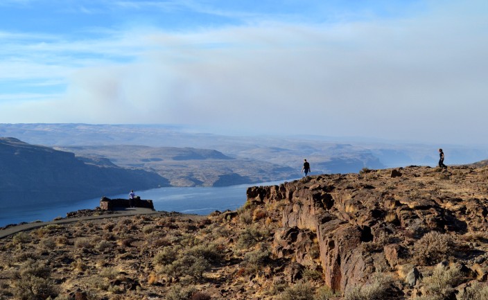 Vantage and the Columbia River, with wall of forest fire smoke to the north